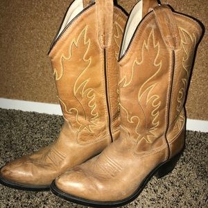 woman’s cowboy boots
